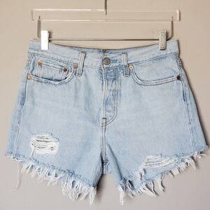 Custom Levi's Premium Wedgie Fit Women's Cut-Off Jean Shorts Light Wash Size 28